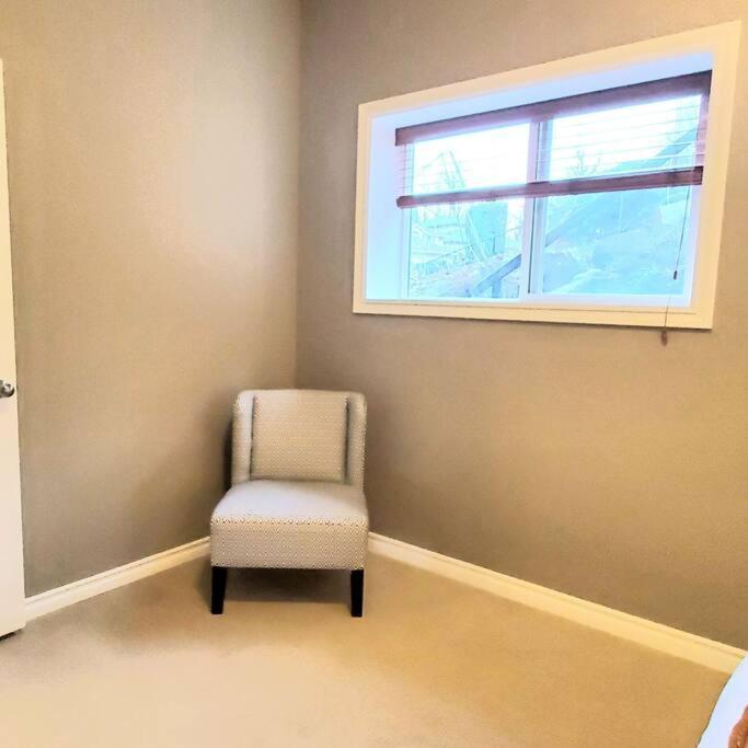 Private 2 Bedrooms Suite Near Hwy 1, Cultus Lake, Heritage Park, Fishing, Coliseum Chilliwack Extérieur photo