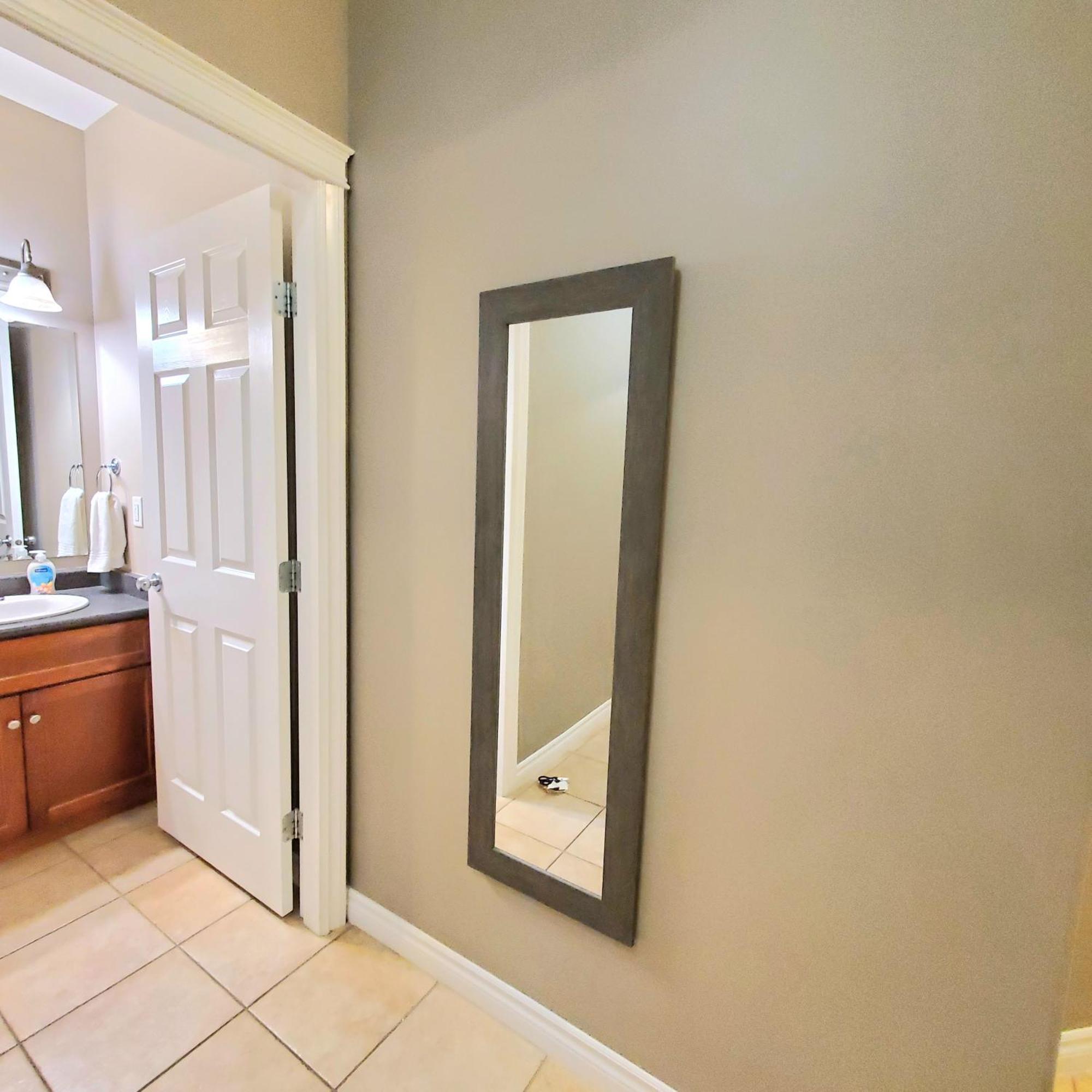 Private 2 Bedrooms Suite Near Hwy 1, Cultus Lake, Heritage Park, Fishing, Coliseum Chilliwack Chambre photo