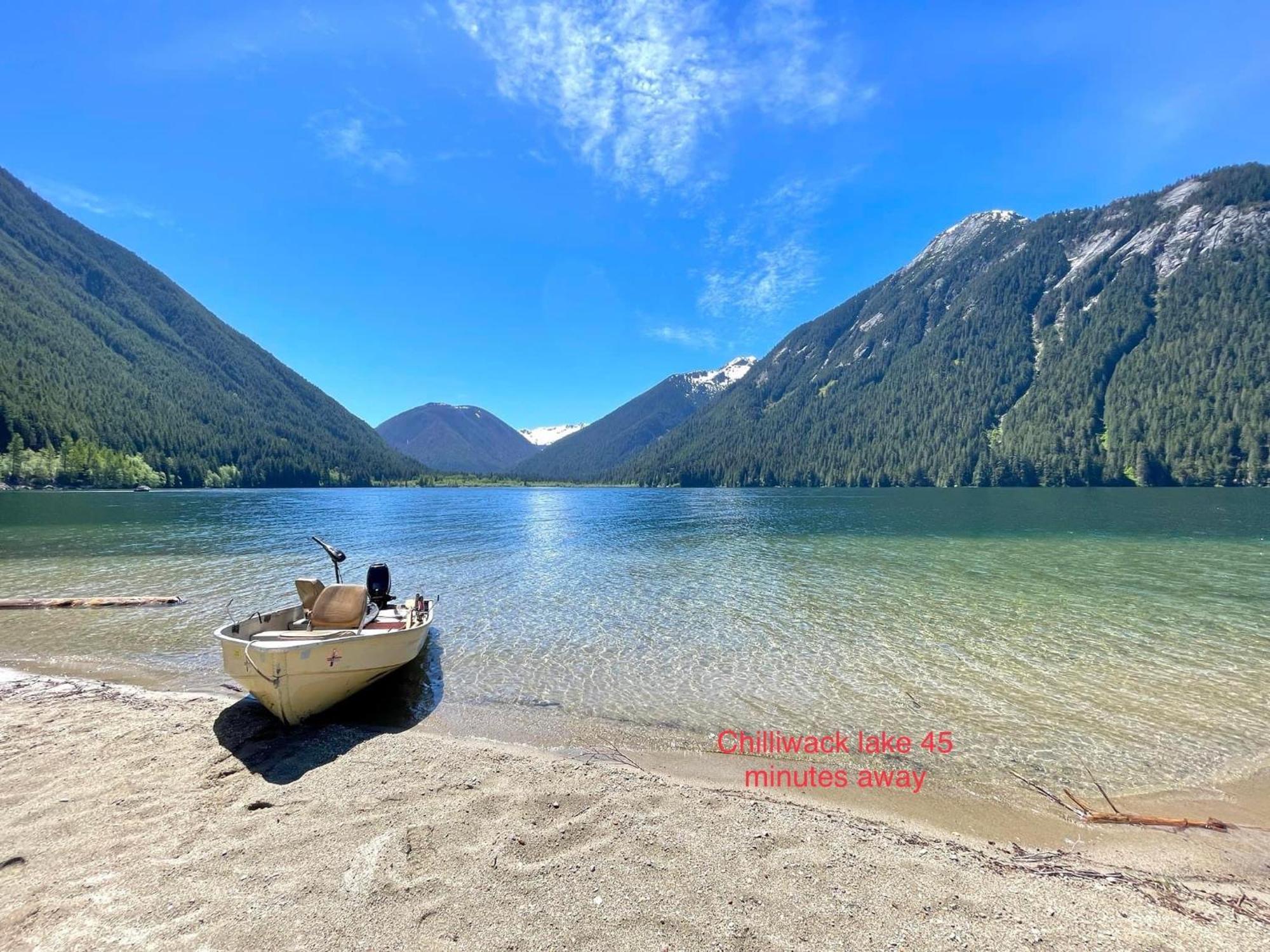 Private 2 Bedrooms Suite Near Hwy 1, Cultus Lake, Heritage Park, Fishing, Coliseum Chilliwack Extérieur photo
